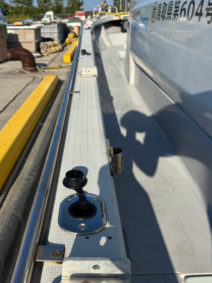 鳥取の釣り船Venus（ビーナス）の船べり